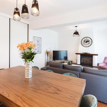 Elegant And Spacious 3 Bedroom 3 Bath 10 Mins To The Sanctuary!! Fátima