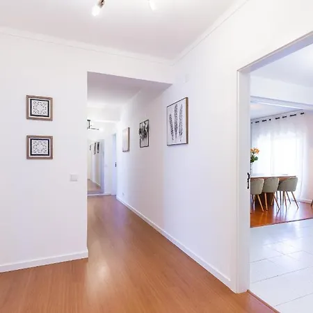 Elegant And Spacious 3 Bedroom 3 Bath 10 Mins To The Sanctuary!! Appartement