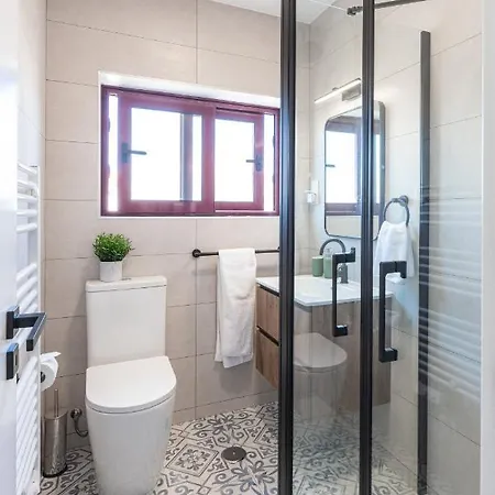 Apartment Elegant And Spacious 3 Bedroom 3 Bath 10 Mins To The Sanctuary!! Fátima