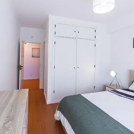 Appartement Elegant And Spacious 3 Bedroom 3 Bath 10 Mins To The Sanctuary!! Fátima